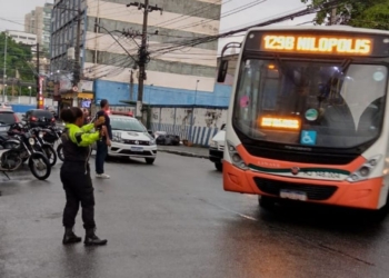 Agentes estão nas ruas orientando o trânsito. Foto: Divulgação