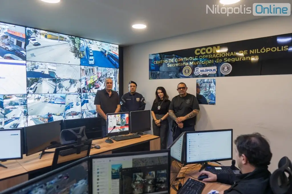 &ldquo;Autoridades de seguran&ccedil;a p&uacute;blica de Nil&oacute;polis acompanham em tempo real, no Centro de Controle Operacional, as estrat&eacute;gias integradas que t&ecirc;m garantido a redu&ccedil;&atilde;o dos &iacute;ndices de criminalidade no munic&iacute;pio. Foto: Divulga&ccedil;&atilde;o/PMN