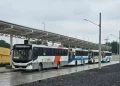 “Ônibus parados no Terminal Margaridas, em Irajá, onde a linha 516I passa a se integrar às demais linhas, ampliando as opções de deslocamento entre Nilópolis e o Rio de Janeiro. Foto: Reprodução da Internet