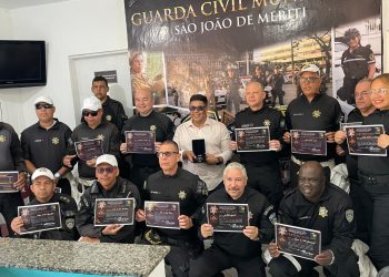 O primeiro curso de instrutores de trânsito promovido pela Secretaria Municipal de Segurança Pública, Transportes e Mobilidade Urbana de São João de Meriti formou 20 agentes da Guarda Municipal. Foto: Divulgação
